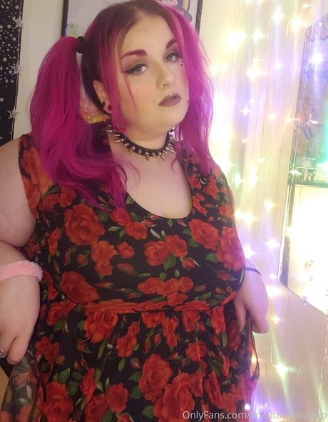 tallgirl onlyfans pretty pic