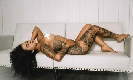 curvy nude onlyfans art naked photo