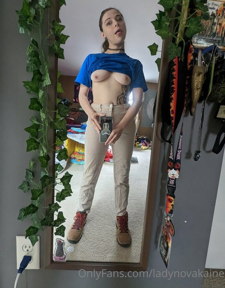 ladynovakaine pretty model image