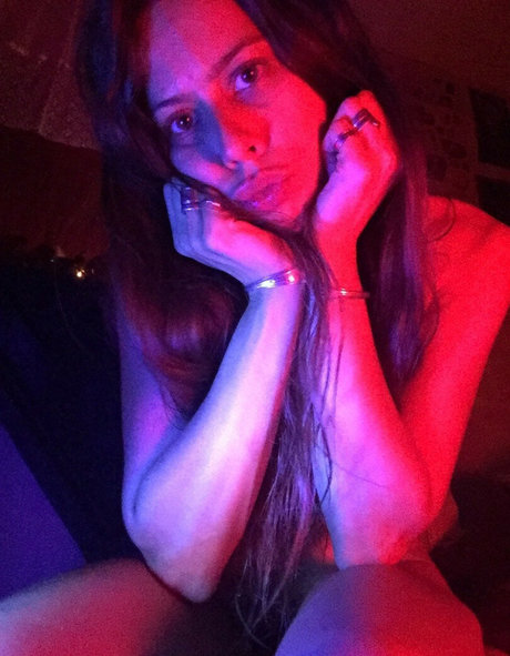 female influencer onlyfans beautiful nude pictures