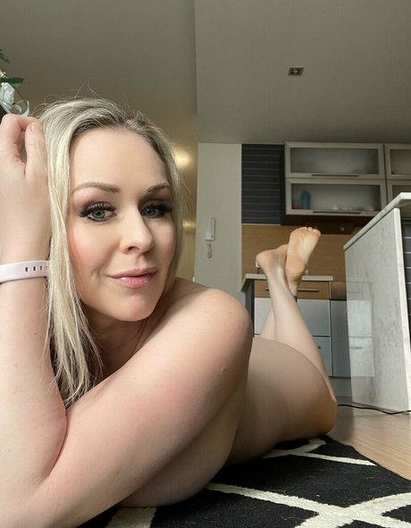 Miss Anna Monroe pornstar xxx img