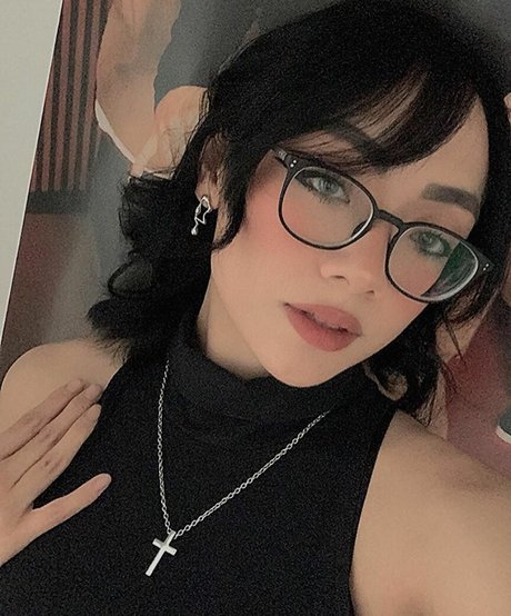 alt girl onlyfans hot naked pic