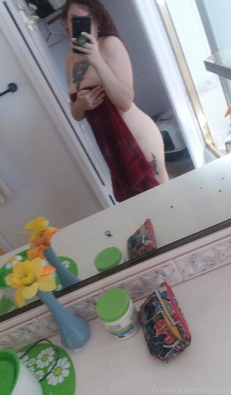 Lewdladyj free model picture
