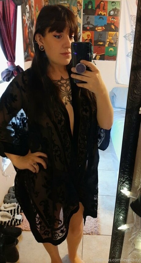 Lewdladyj model hot pics