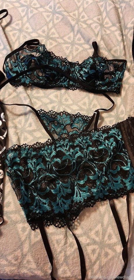 Lewdladyj hot model picture