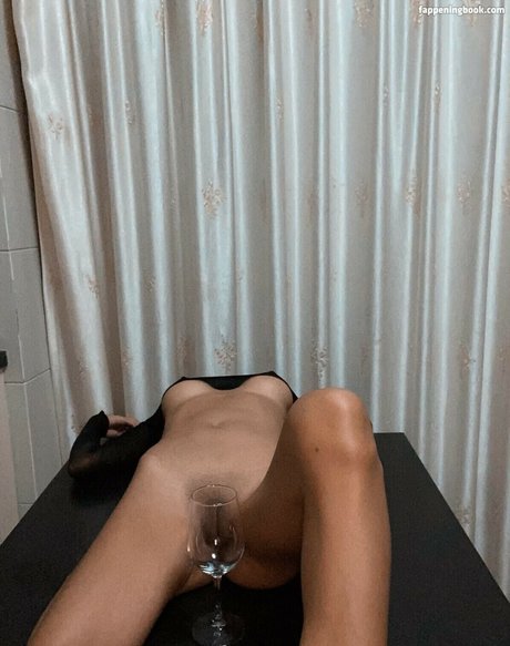 sxorpiton model hot galleries