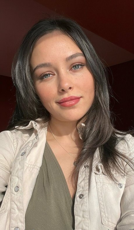 latina shemale onlyfans erotic photo