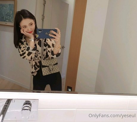 yeseul pornographic actress photos