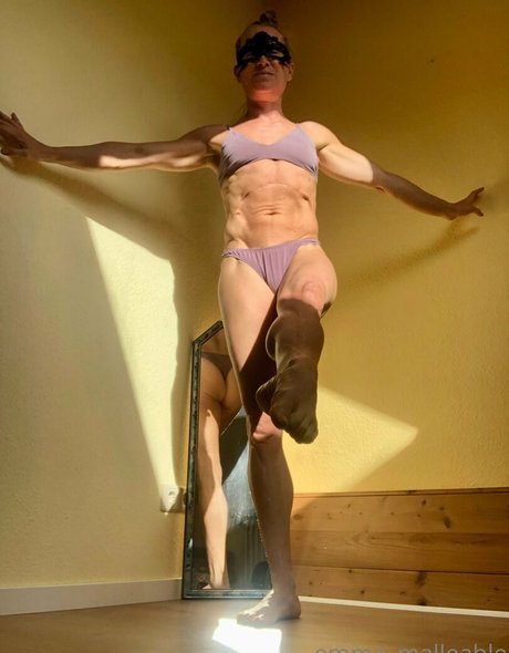 emma malleable sexy star pics