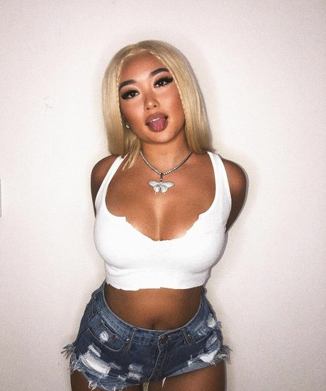 annouveauriche pretty actress images