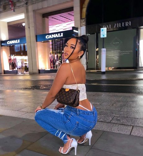 annouveauriche model exclusive photos