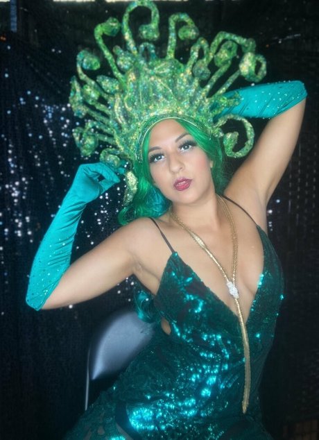 adorabellefree hot model photo