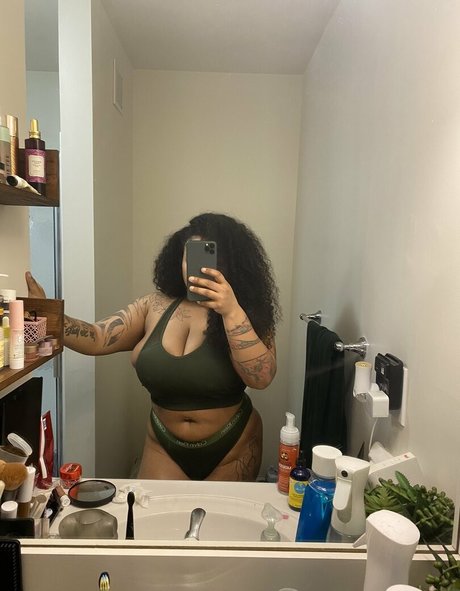 BadGyalGoodLife pornstar erotic picture