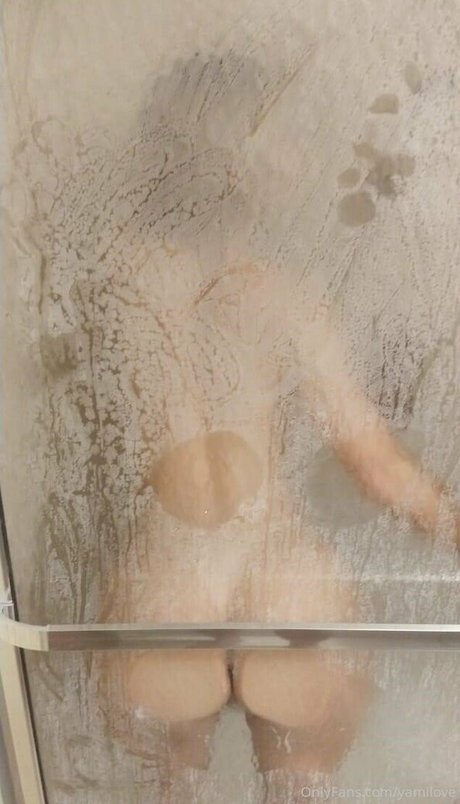 yamilove exclusive model image