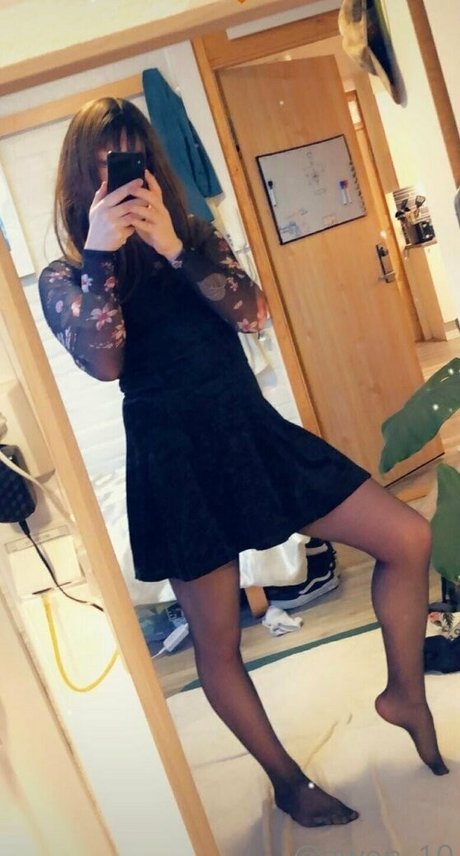 gwen 10 star top img