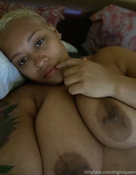 Thighzqueen erotic model pics