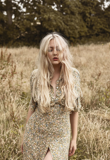 Amber Farndon top star pictures