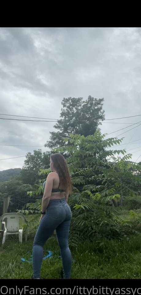 ittybittyassycassy star adult images
