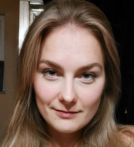 Natalie Watkins perfect model pics