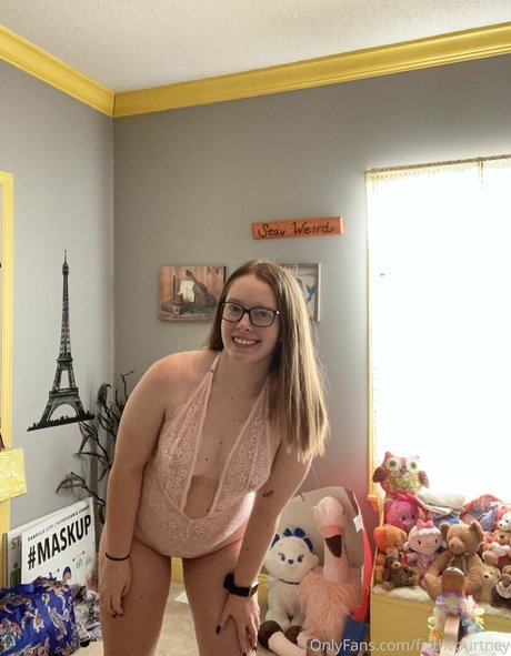 young onlyfans hot nude picture