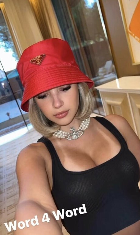 Sarah Snyder nudes model gallery