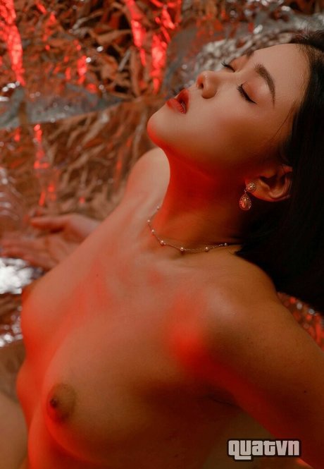 Hilovenano high quality model picture