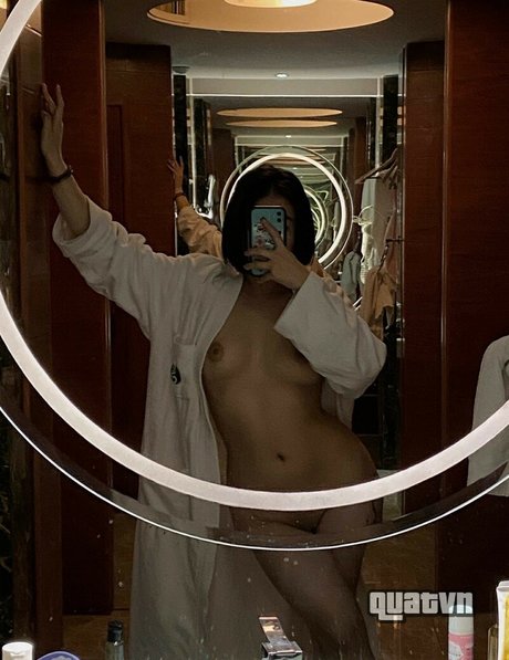 Hilovenano adult model picture