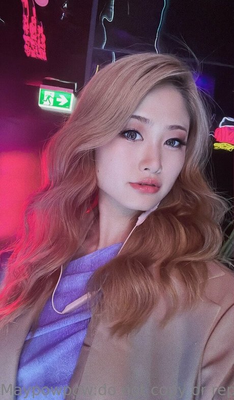 maypowpow adult model pics