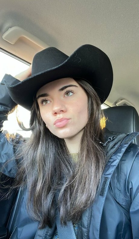 Brett Cooper hd actress photos