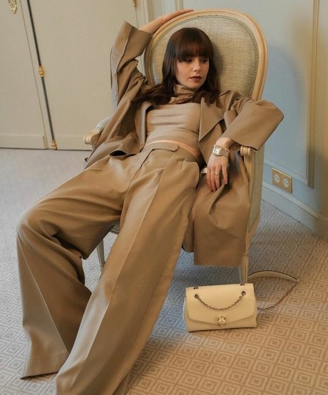 Lily Collins Profile