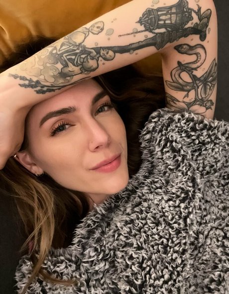 hairy teen onlyfans naked picture