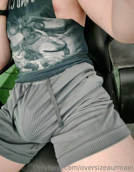 oversizeaurmael pretty actress galleries