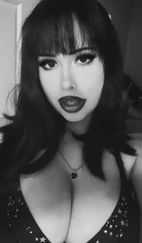 mariana labruja xxx model gallery