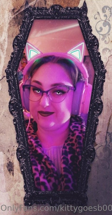 kittygoesb00m art model archive