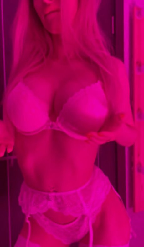 Olya Volozhenina star nude photo