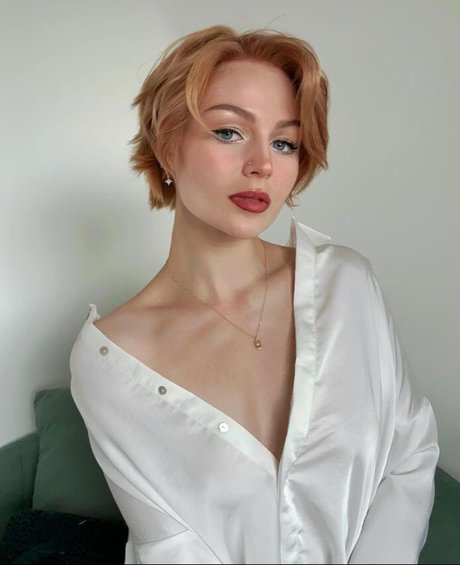 KallMeKris pornstar hot photo