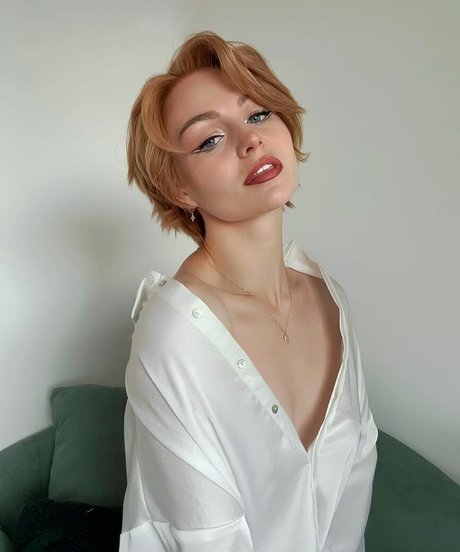 KallMeKris sexy pornstar images