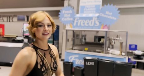 KallMeKris free pornstar photos