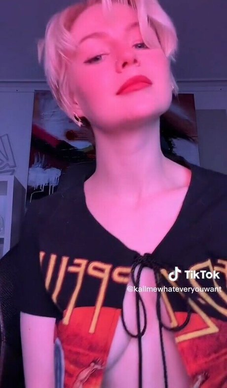 KallMeKris star perfect gallery