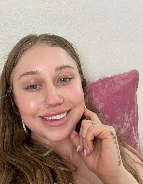 Mslunarose pretty pornstar image