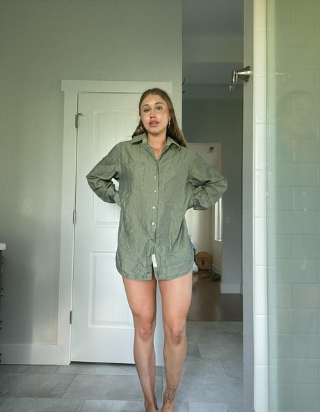 Mslunarose star hot image