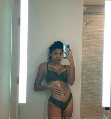 michelleanderson adult model pics