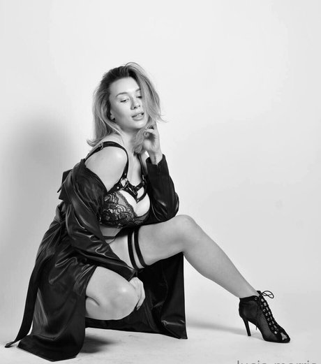 lucia morris porn model galleries
