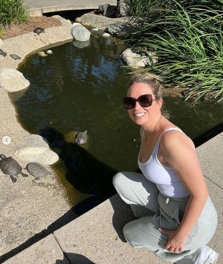 Sarah Cruddas star hd archive