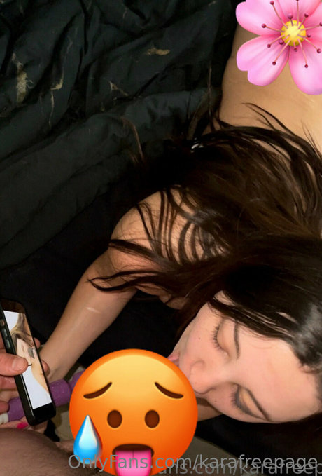 karafreepage model naked gallery