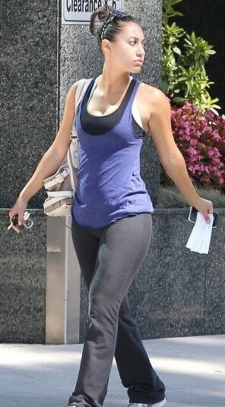 Francia Raisa xxx model pictures