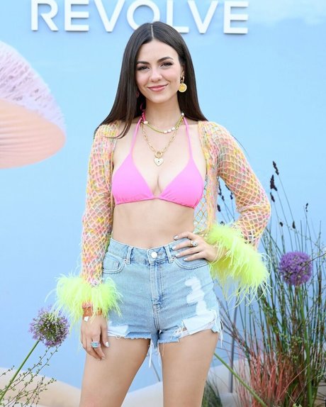 Victoria Justice pornographic model gallery