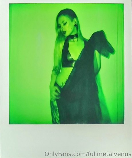 fullmetalvenus nude star pic
