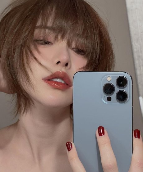 blonde shemale onlyfans art porn photos