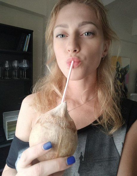 lelbloom beautiful pornstar photo